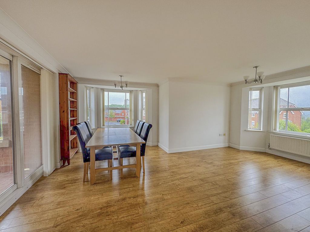 Property photo 3 of 12 Lounge/Diner