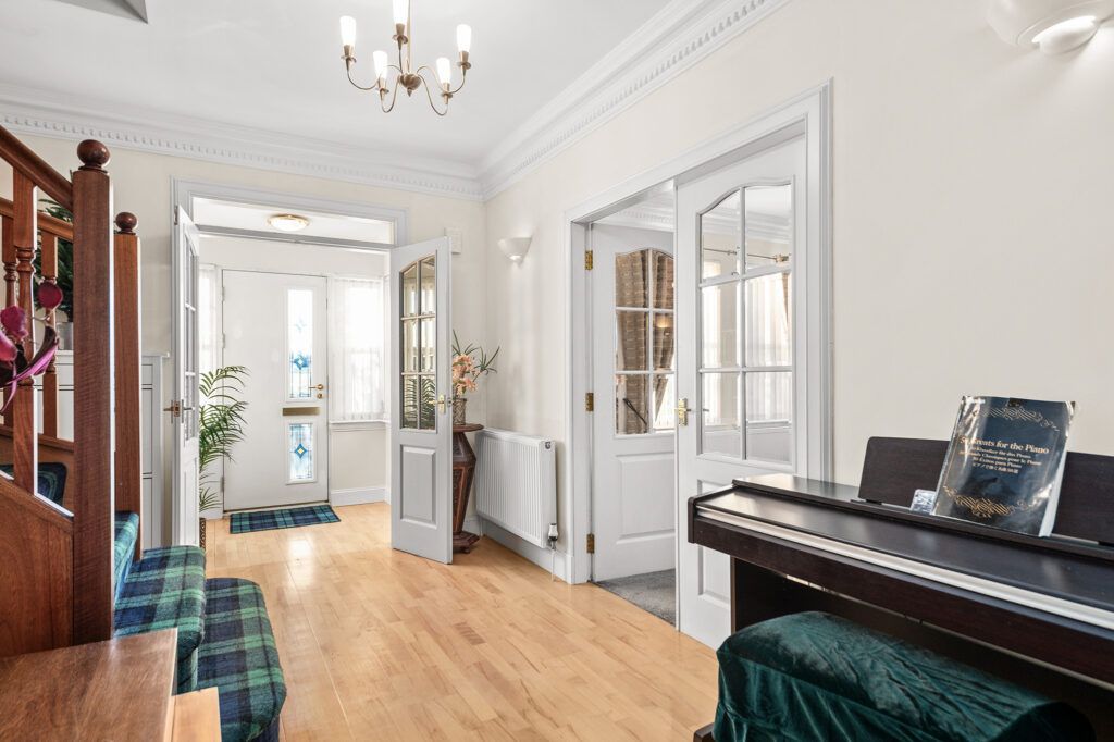 Property photo 2 of 31