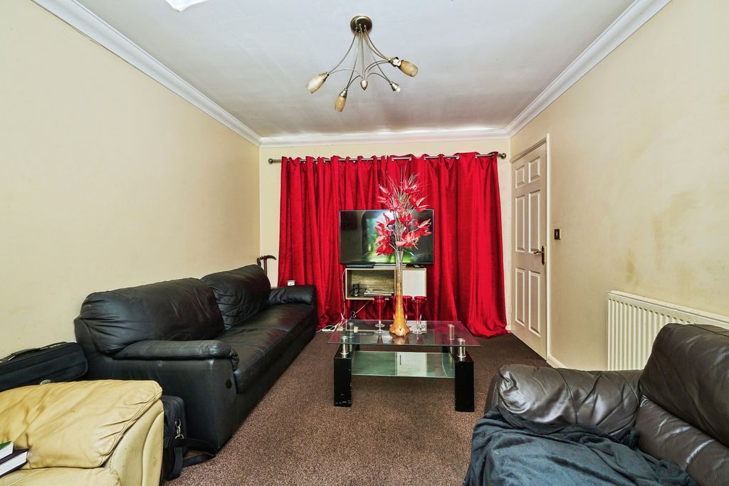 Property photo 3 of 19