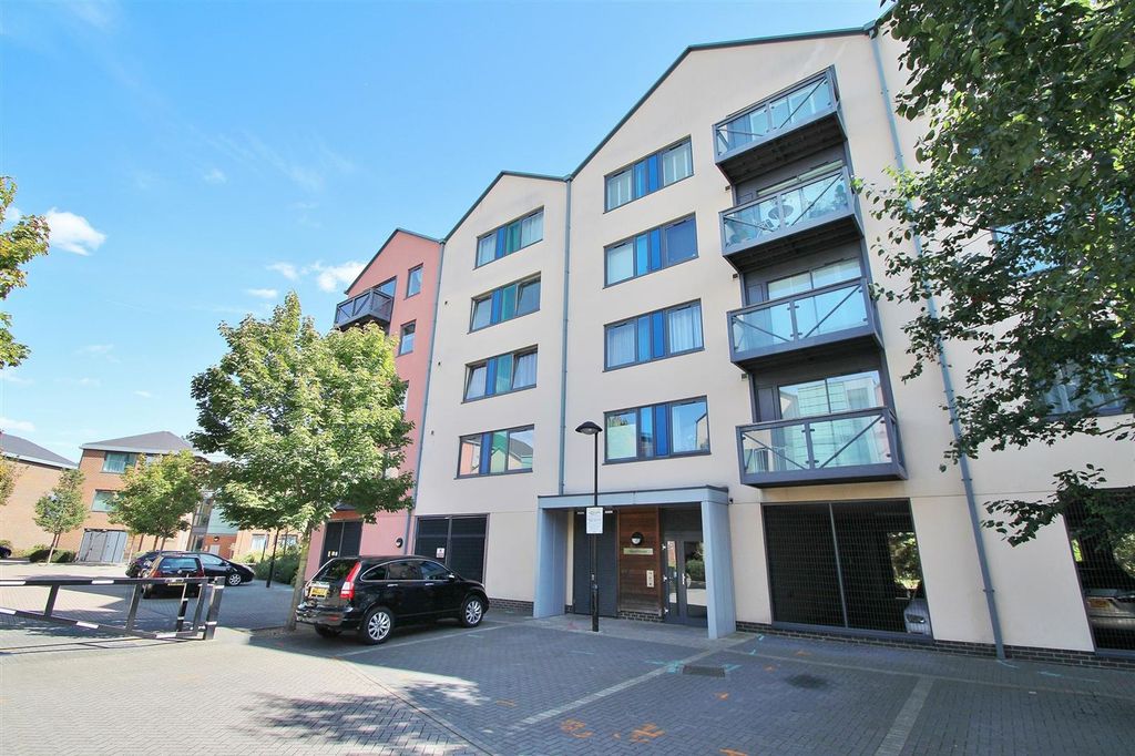 Property photo 1 of 5