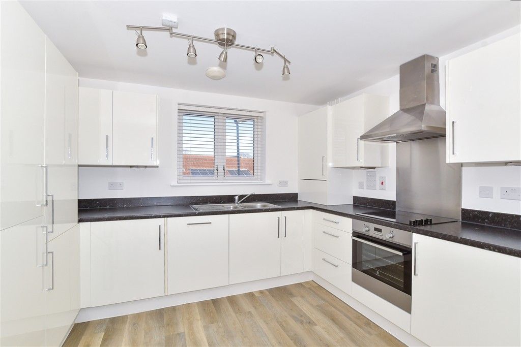 Property photo 3 of 18 Kitchen/Living Room