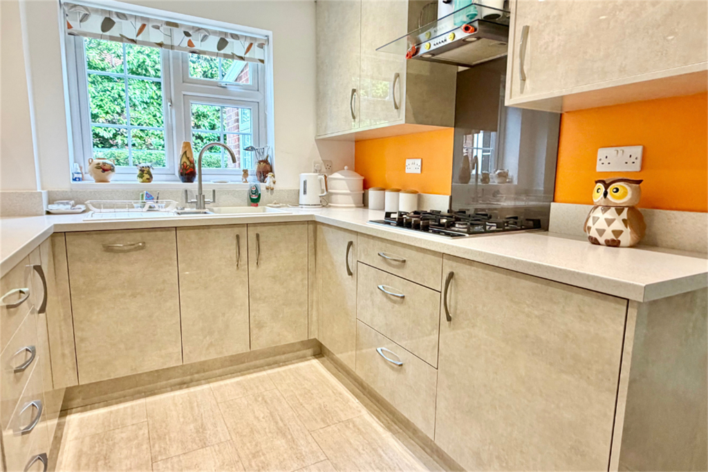 Property photo 2 of 28 Kitchen