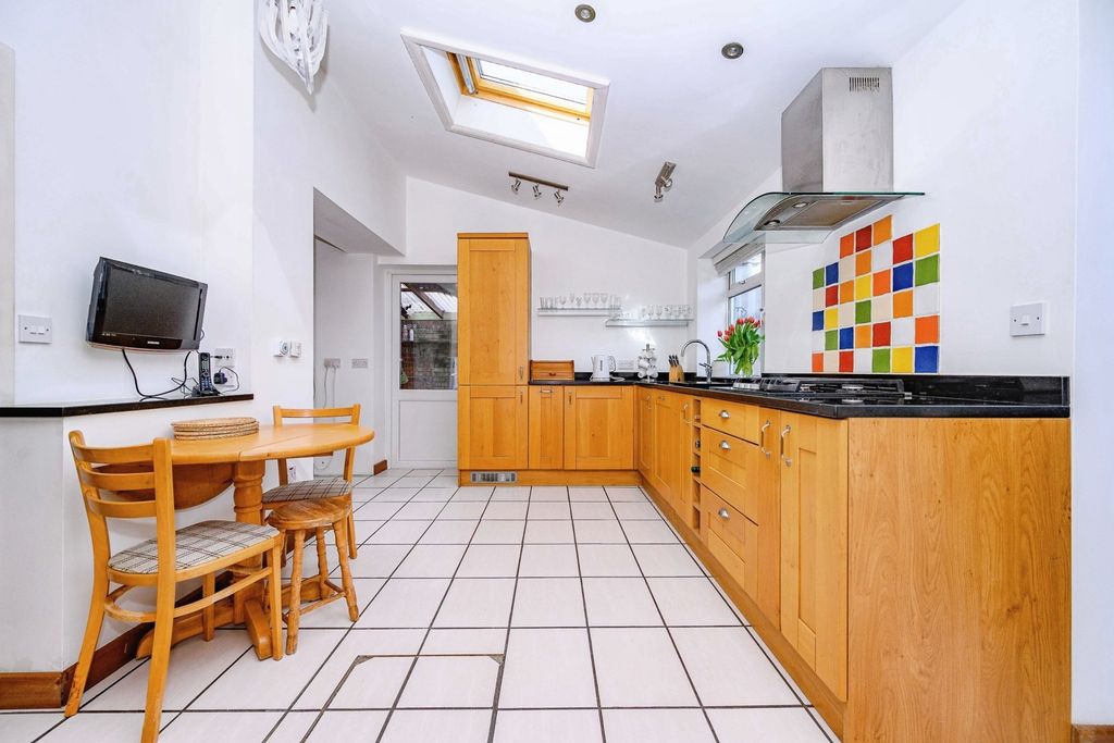 Property photo 2 of 20 Pbox-Img.Jpg