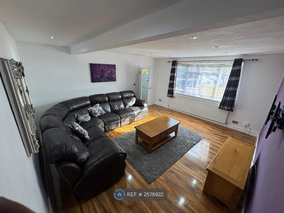 Property photo 3 of 24