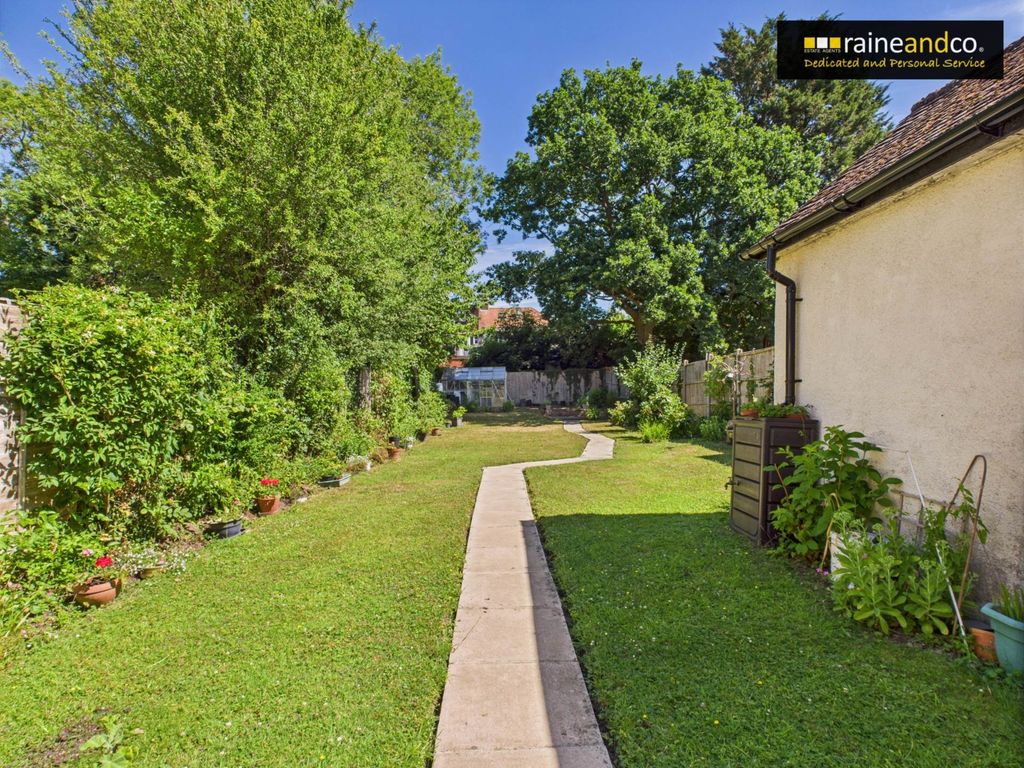 Property photo 2 of 37