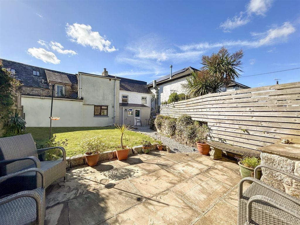 Property photo 3 of 25