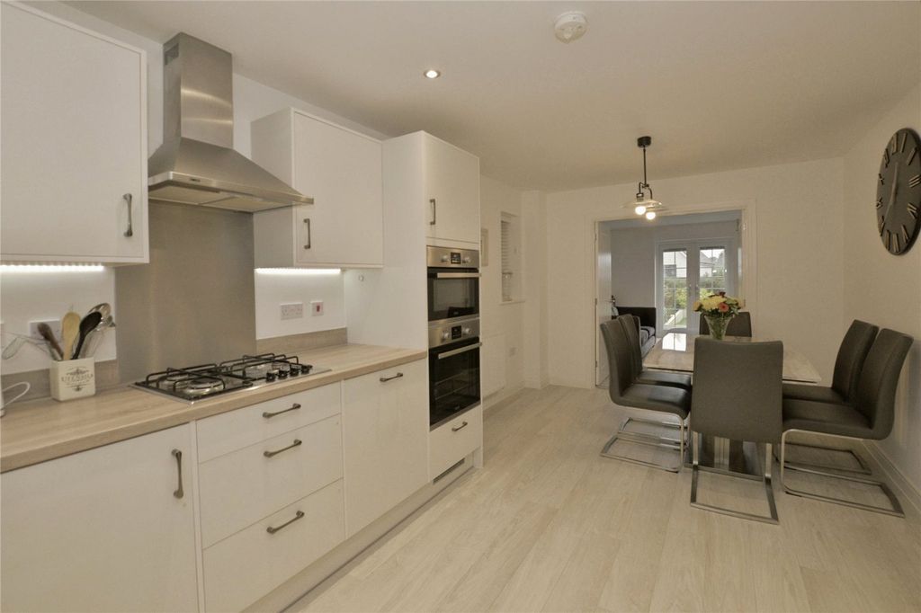 Property photo 3 of 18 Kitchen Diner