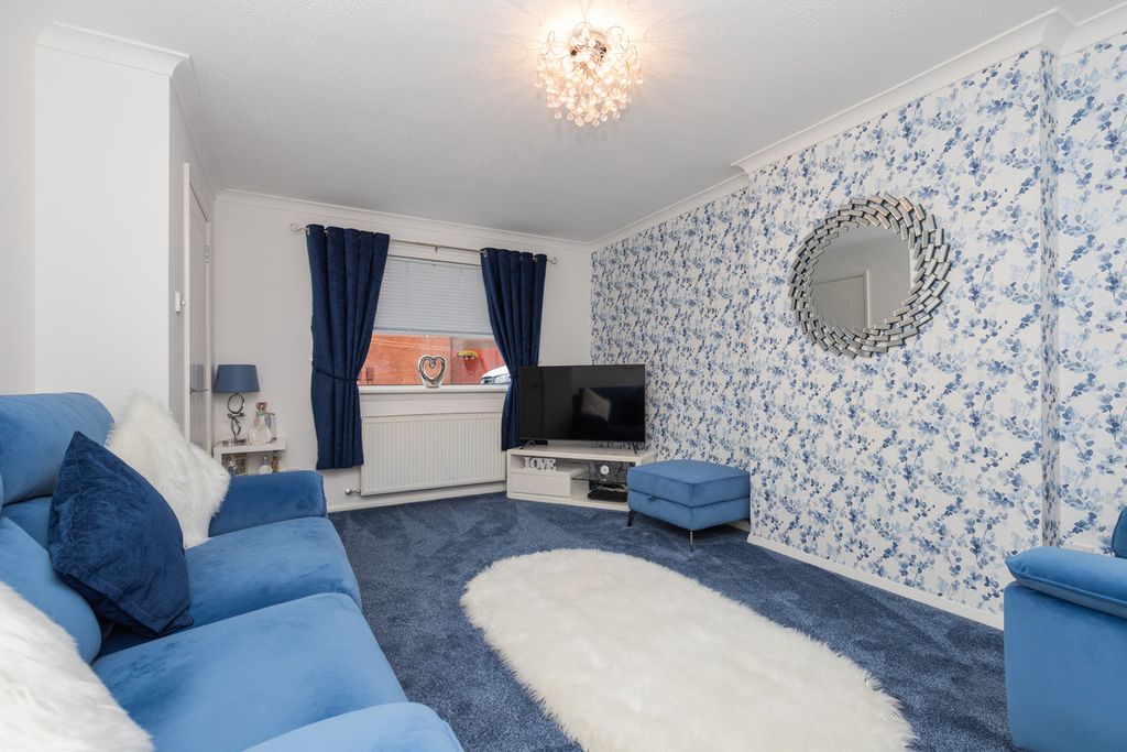 Property photo 3 of 35