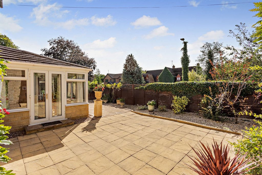 Property photo 2 of 12