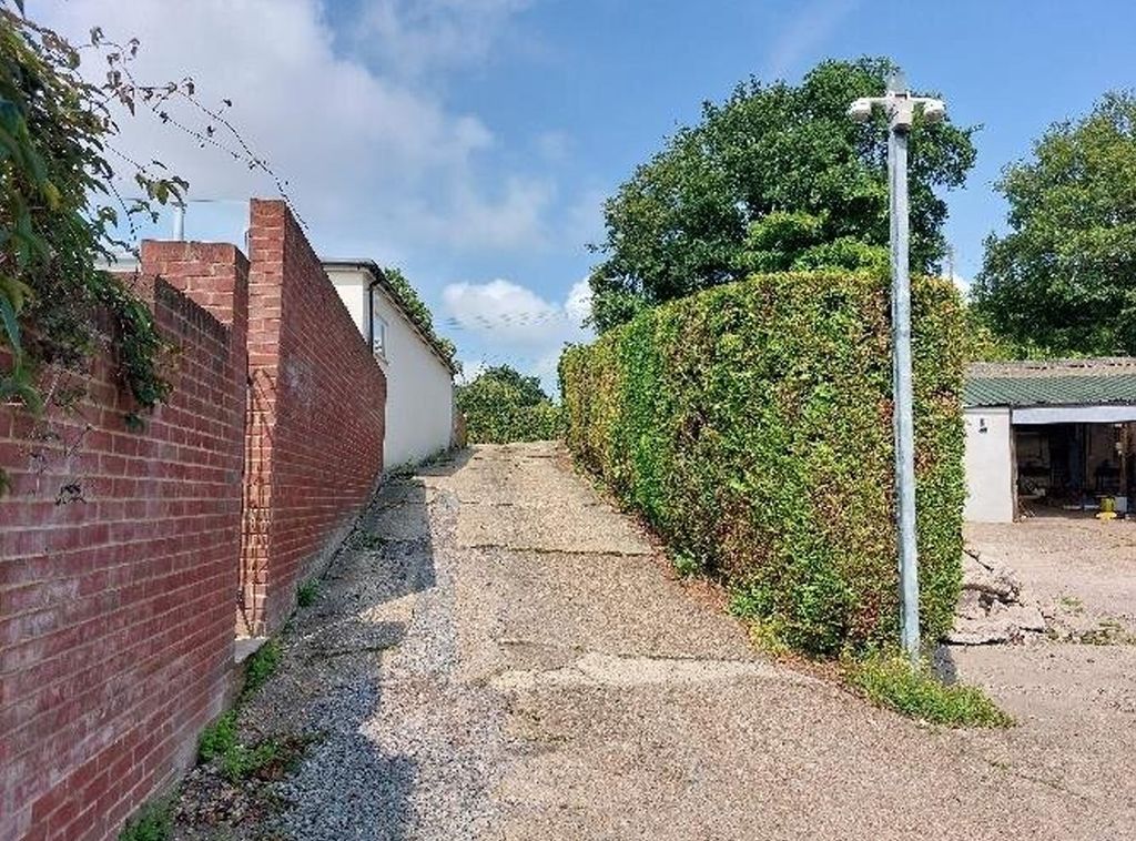 Property photo 3 of 4 3204112