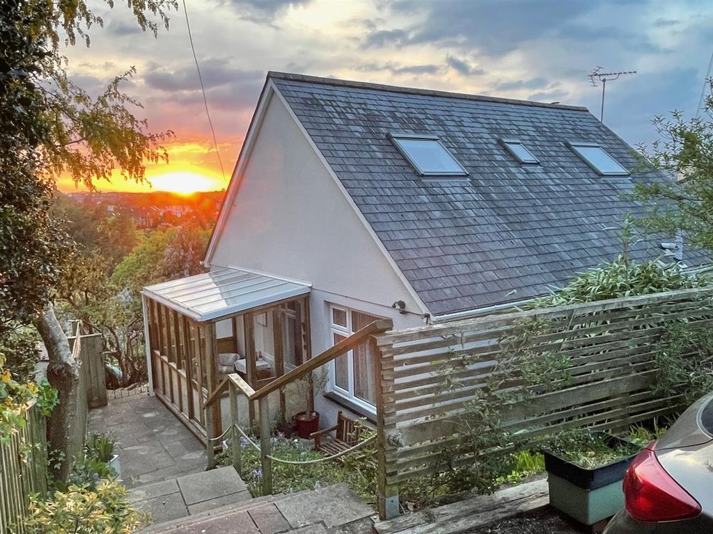 Property photo 2 of 33 Sunset