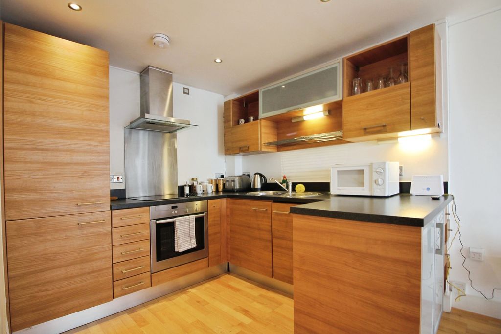 Property photo 3 of 15 Kitchen