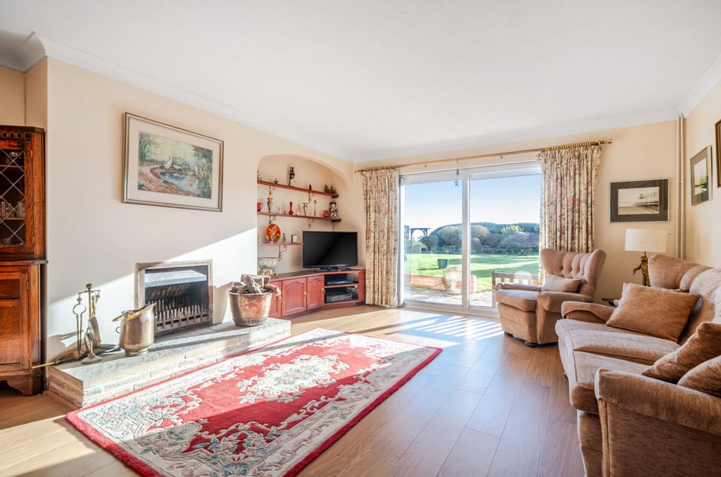 Property photo 3 of 21