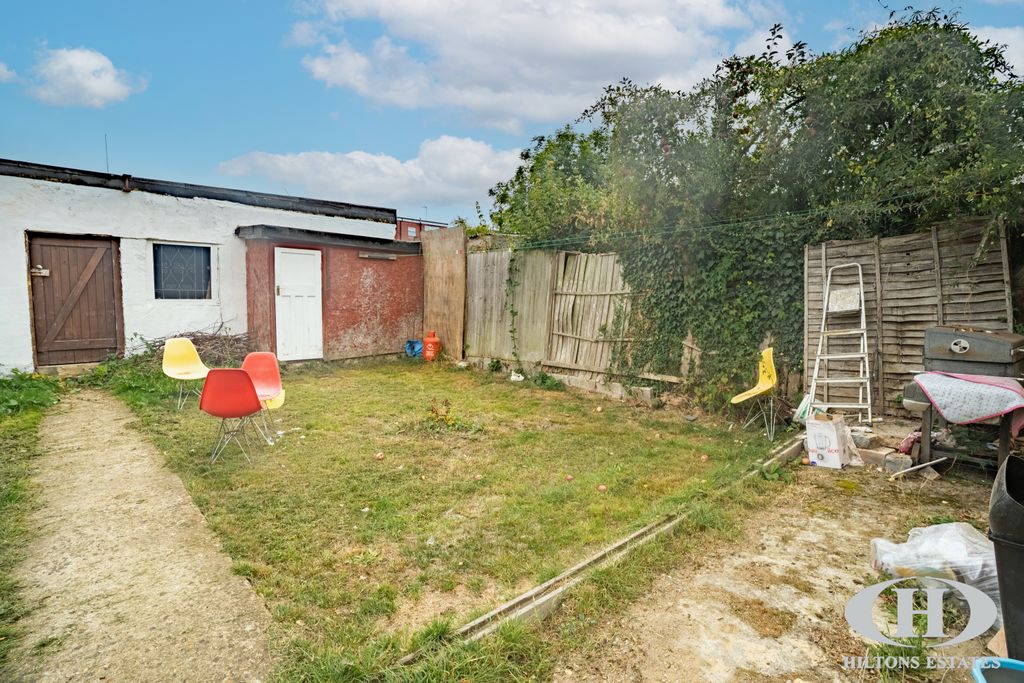 Property photo 2 of 9