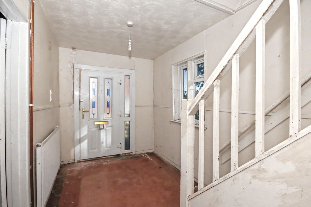 Property photo 2 of 21