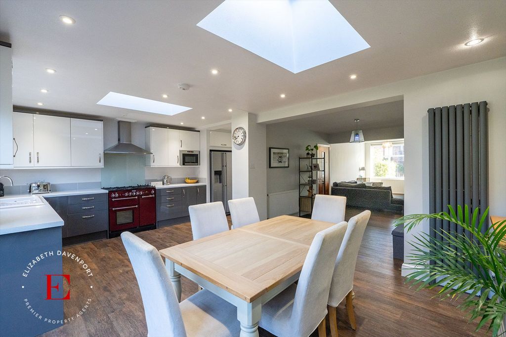 Property photo 3 of 25