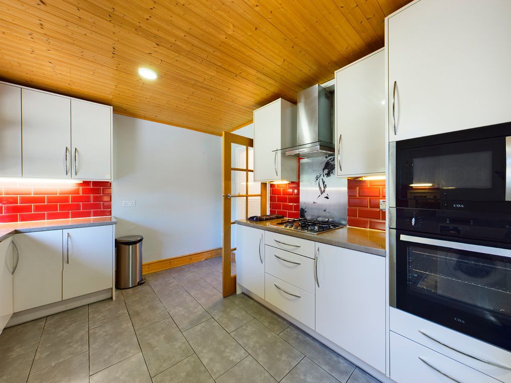 Property photo 2 of 18 Picture No. 33