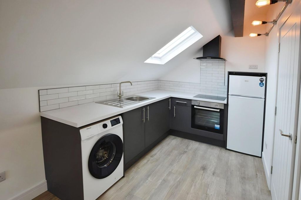 Property photo 2 of 5 Kitchen