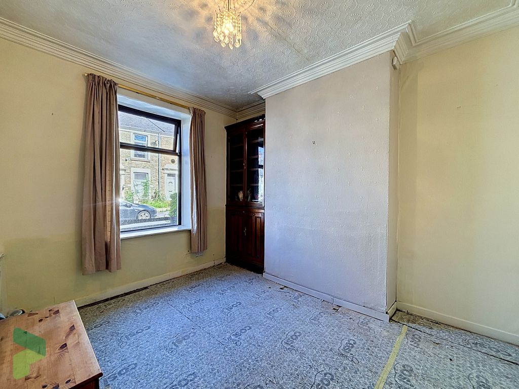 Property photo 3 of 13 Sitting Room