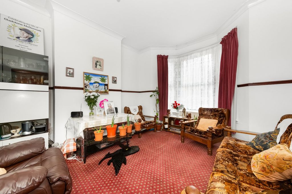 Property photo 2 of 15 Picture No. 01