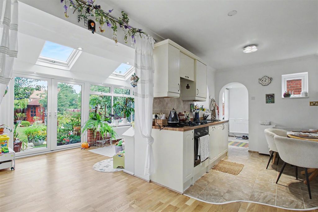 Property photo 2 of 21 Kitchen Diner