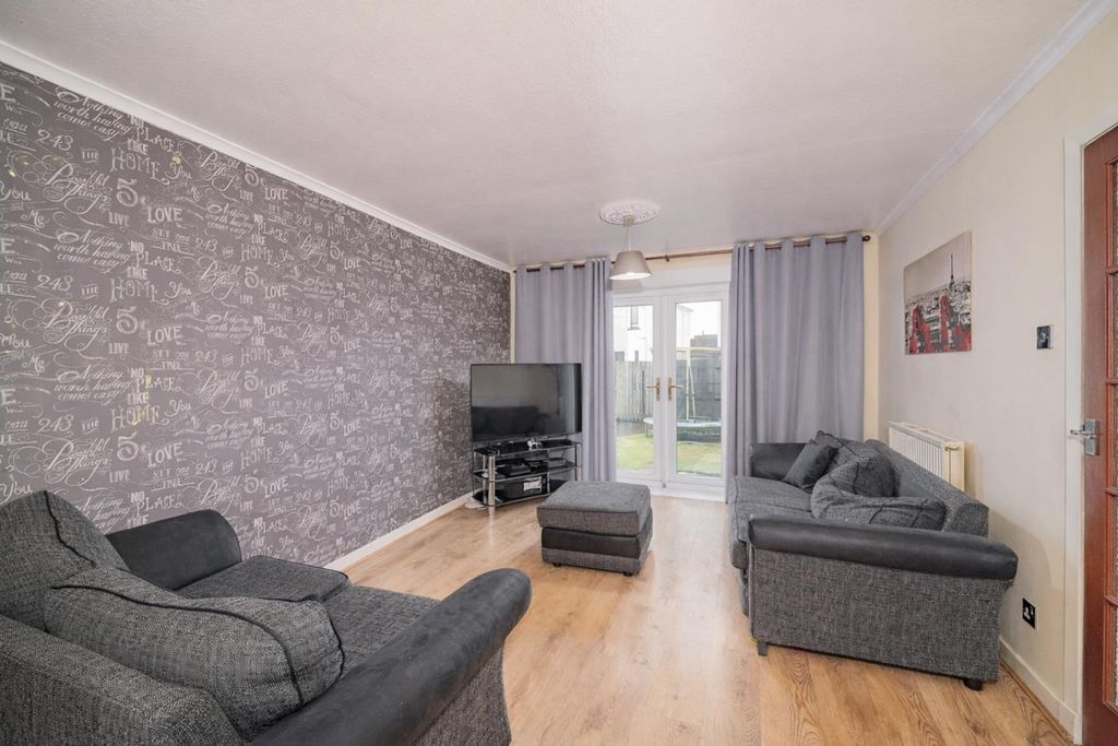 Property photo 2 of 18 5 Smieton Court Carnoustie-17.Jpg