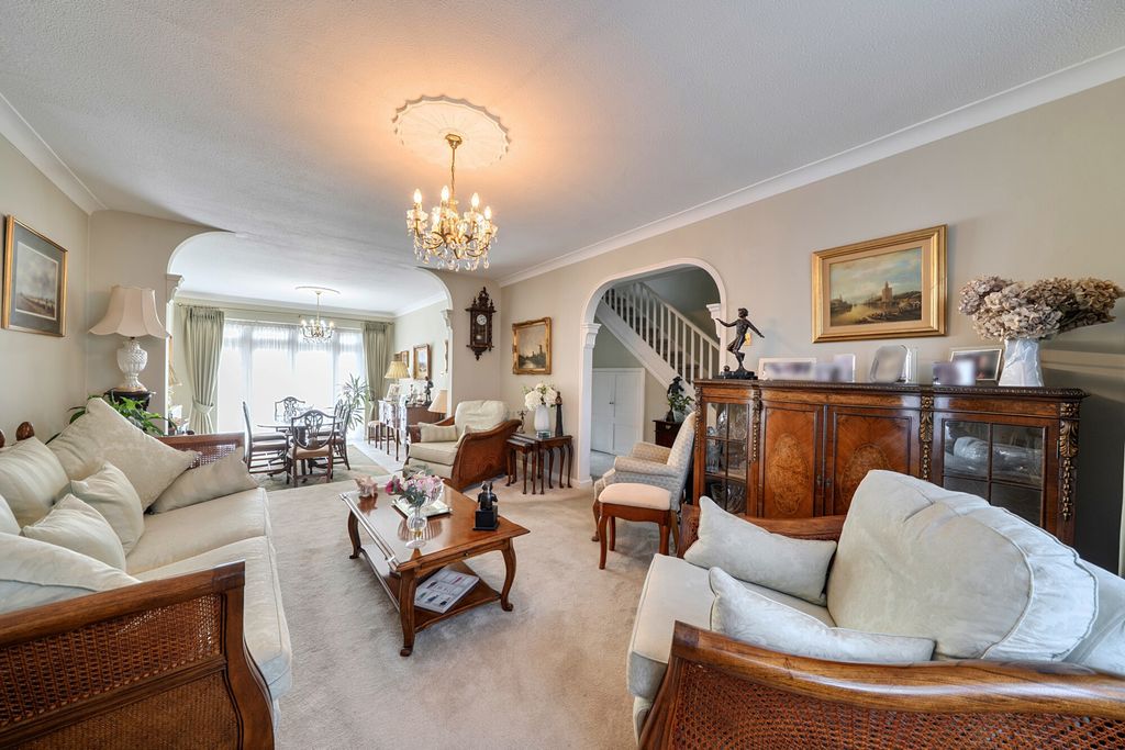 Property photo 2 of 24 1418765-13-699ee6...