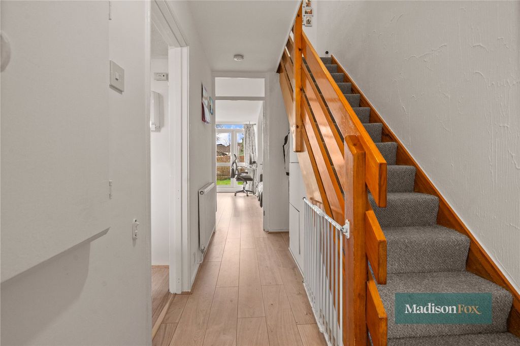 Property photo 2 of 23 Picture No. 01