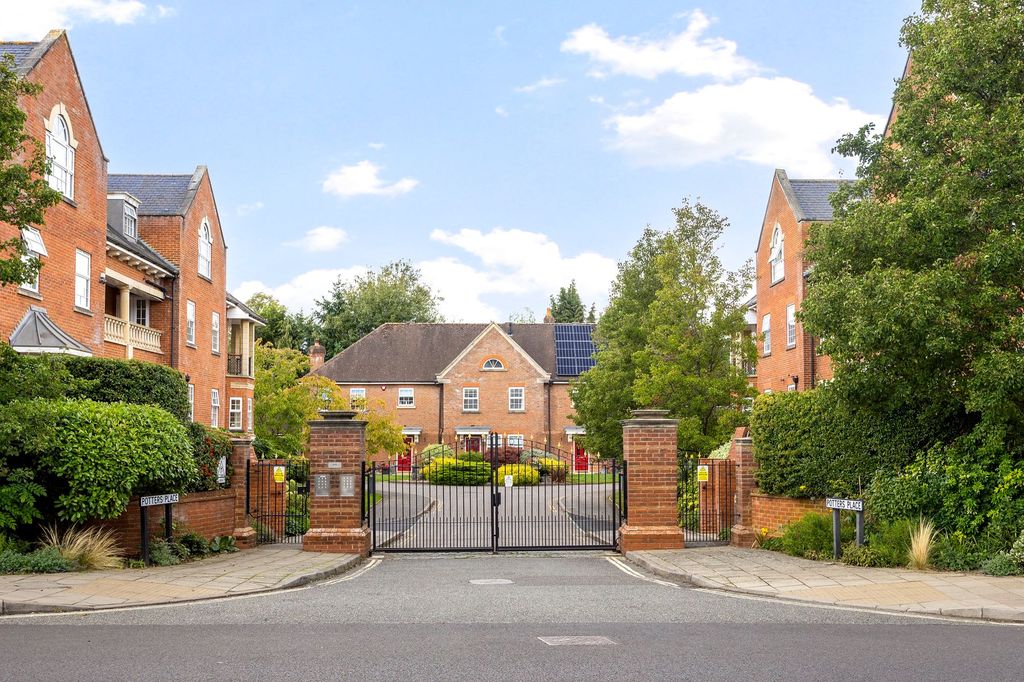 Property photo 1 of 21