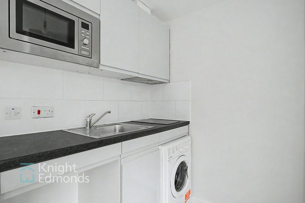 Property photo 3 of 4 Kitchen