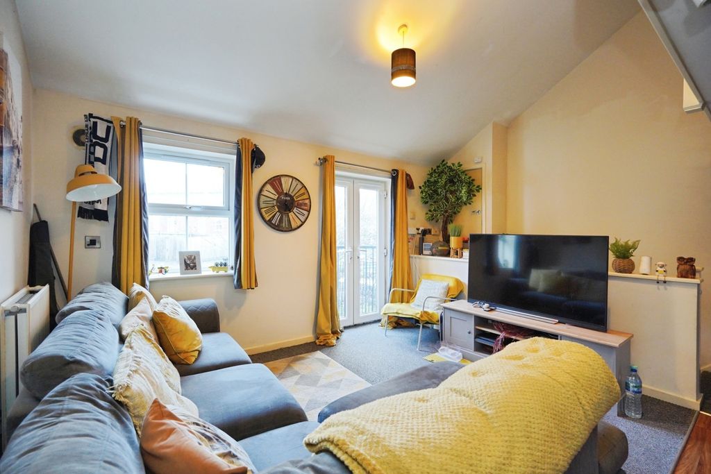 Property photo 2 of 11 Photo