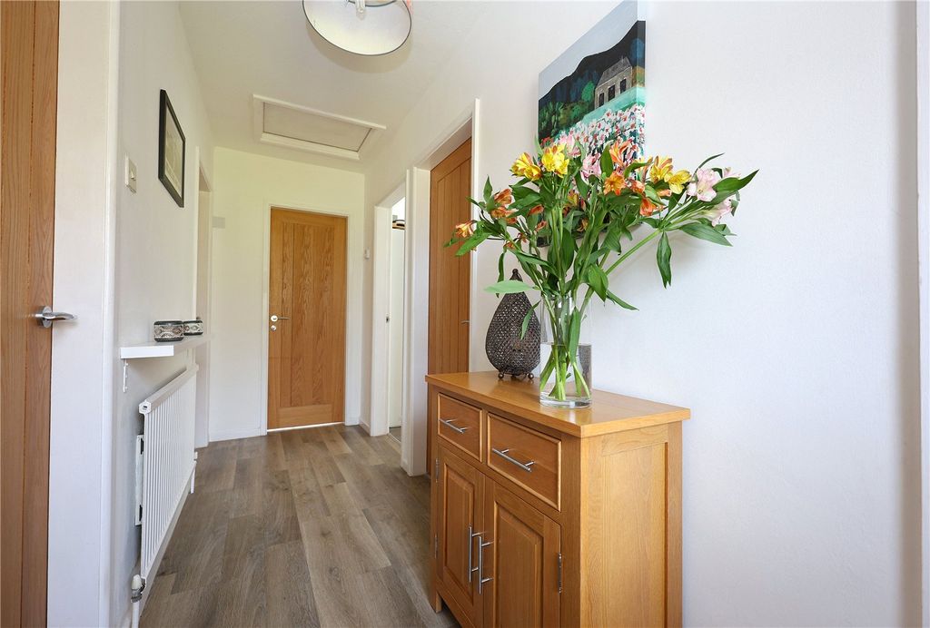 Property photo 2 of 17 Picture No. 61