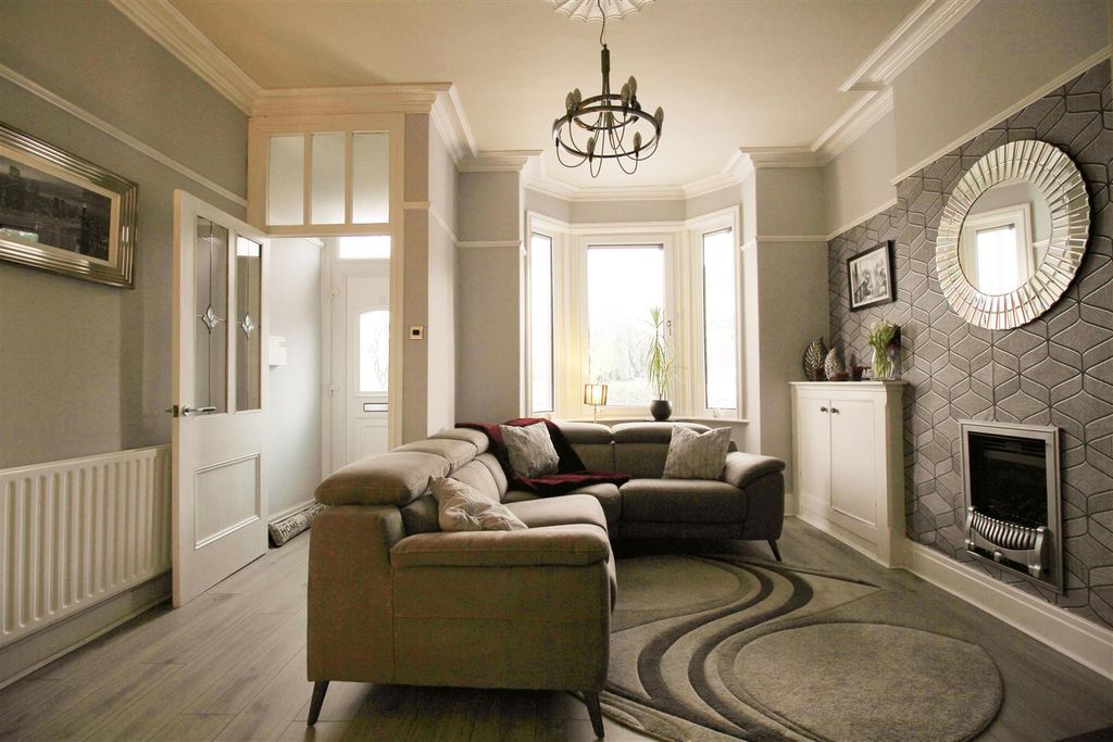 Property photo 2 of 17 Lounge..Jpg