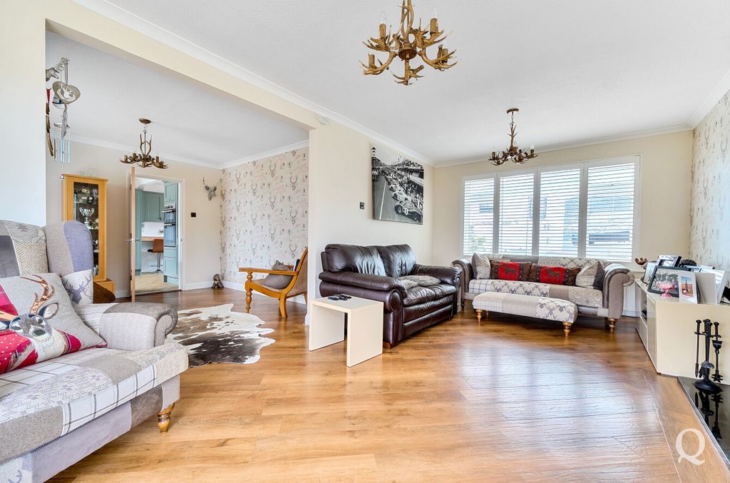 Property photo 3 of 35 8B2908A1-Fce0-4F7...