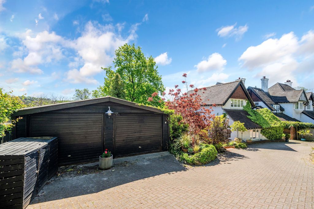 Additional image 28 of 5 bed semi-detached house for saleBluehouse Lane, Oxted RH8