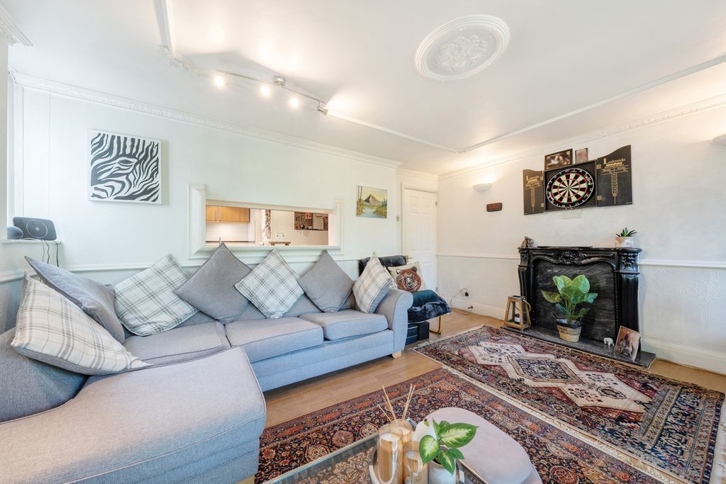 Property photo 3 of 17 1317148-11-68665E...