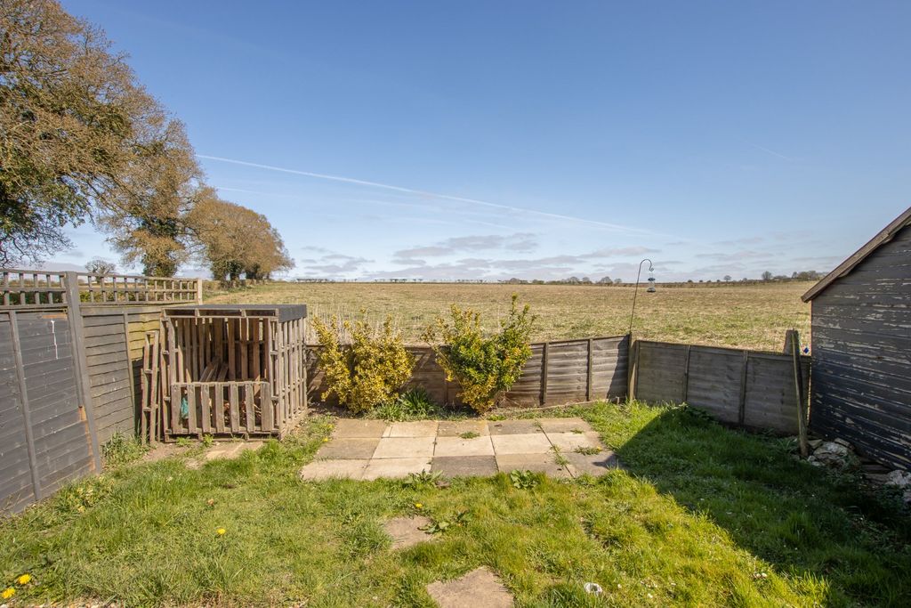Property photo 3 of 18 3958536