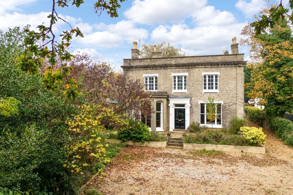 Property photo 1 of 38