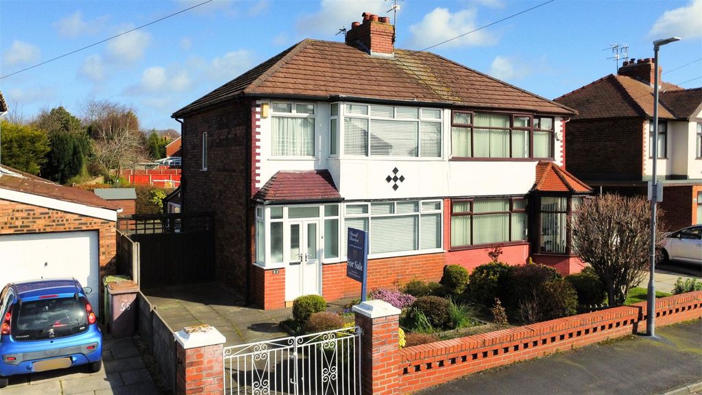 Property photo 1 of 21 Queens Drive For Sale