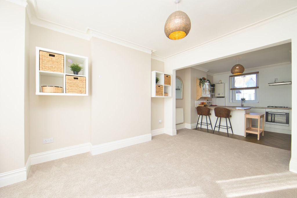 Property photo 2 of 12 Picture 2