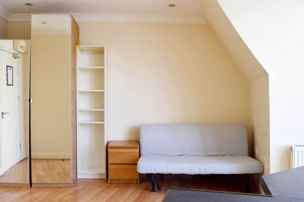 Property photo 2 of 6