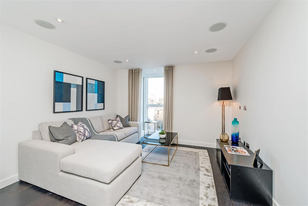 Property photo 1 of 10 Reception (3).Jpg