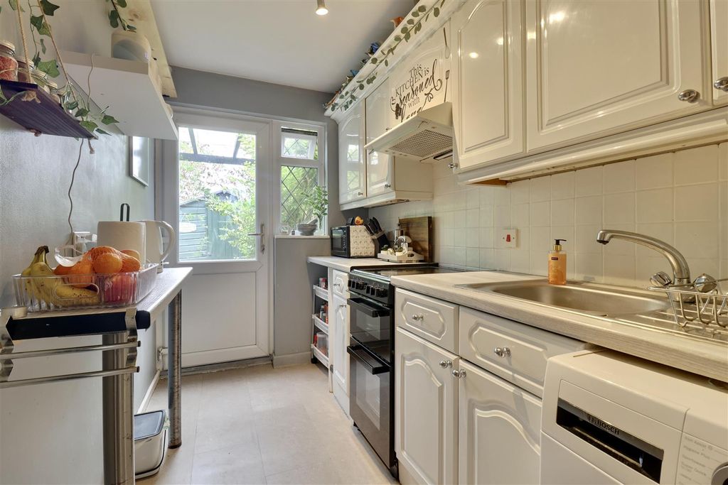 Property photo 2 of 10 7E0647B3-Fa0E-44D5-A2E0-5Cac8C96Ea97_1_201_A.Jpeg