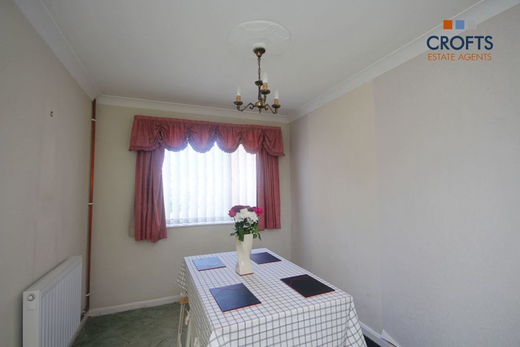 Property photo 3 of 11 Dining Room