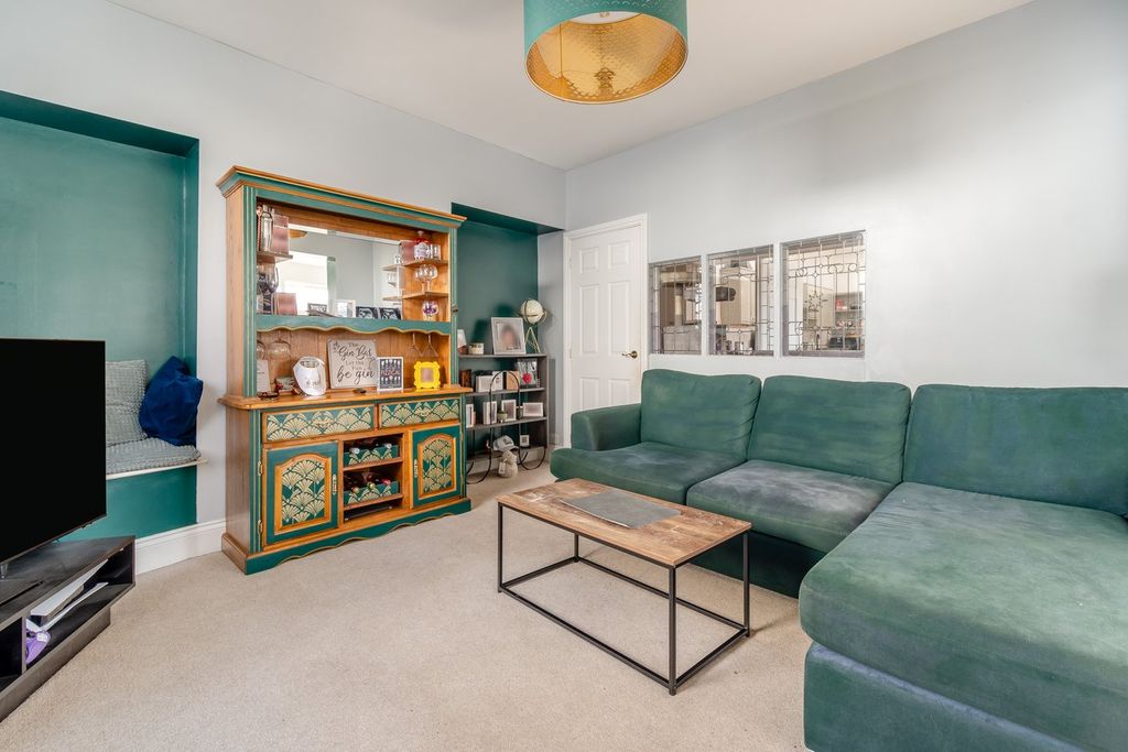 Property photo 3 of 19