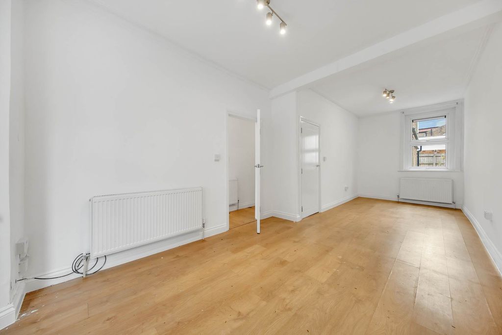 Property photo 2 of 22