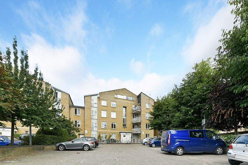 Property photo 1 of 3 Printers Mews, Bow,