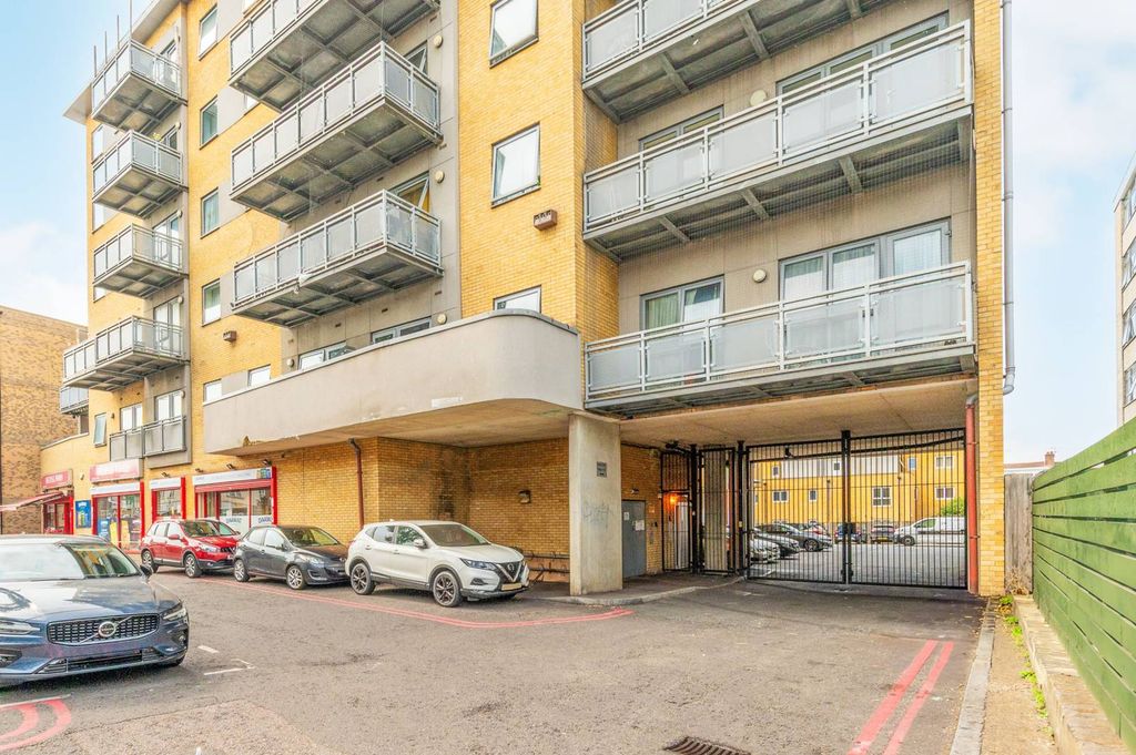 Property photo 2 of 12