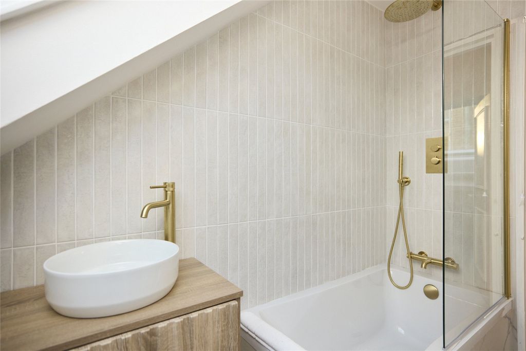 Property photo 3 of 6 Picture No. 01