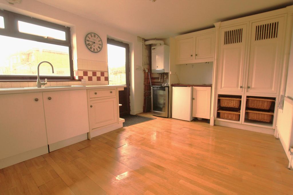 Property photo 3 of 15 Kitchen